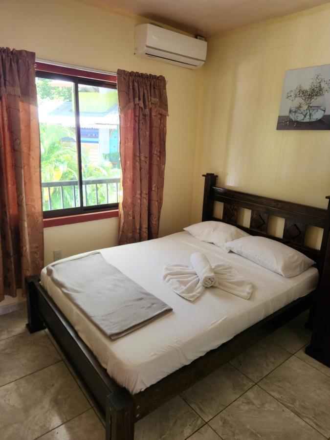 Family Hotel Puerto Viejo de Talamanca Eksteriør billede