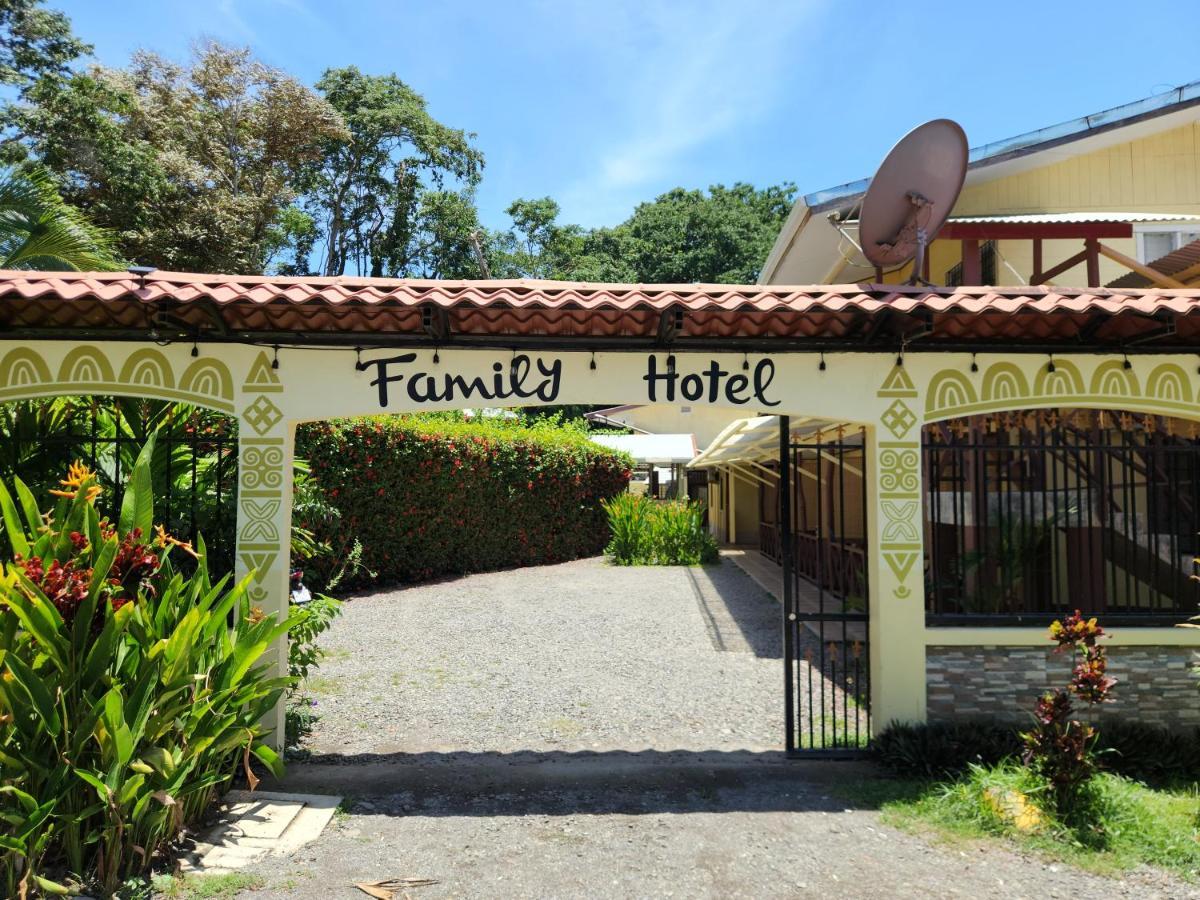 Family Hotel Puerto Viejo de Talamanca Eksteriør billede