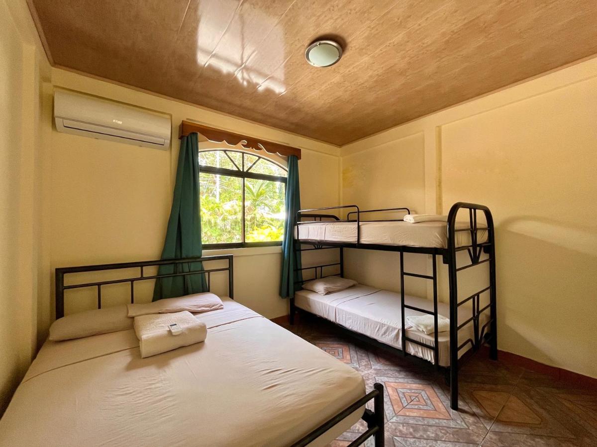 Family Hotel Puerto Viejo de Talamanca Eksteriør billede