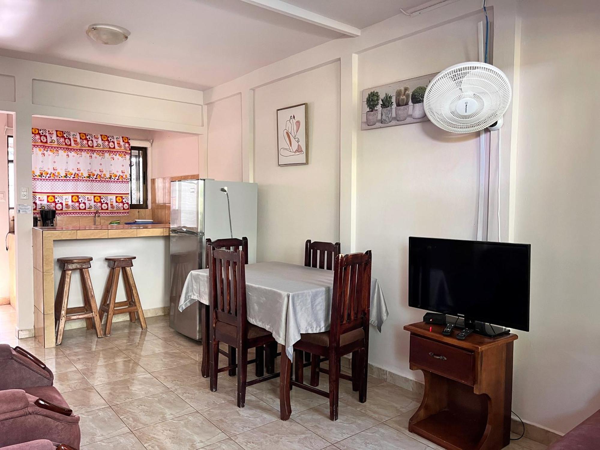 Family Hotel Puerto Viejo de Talamanca Eksteriør billede