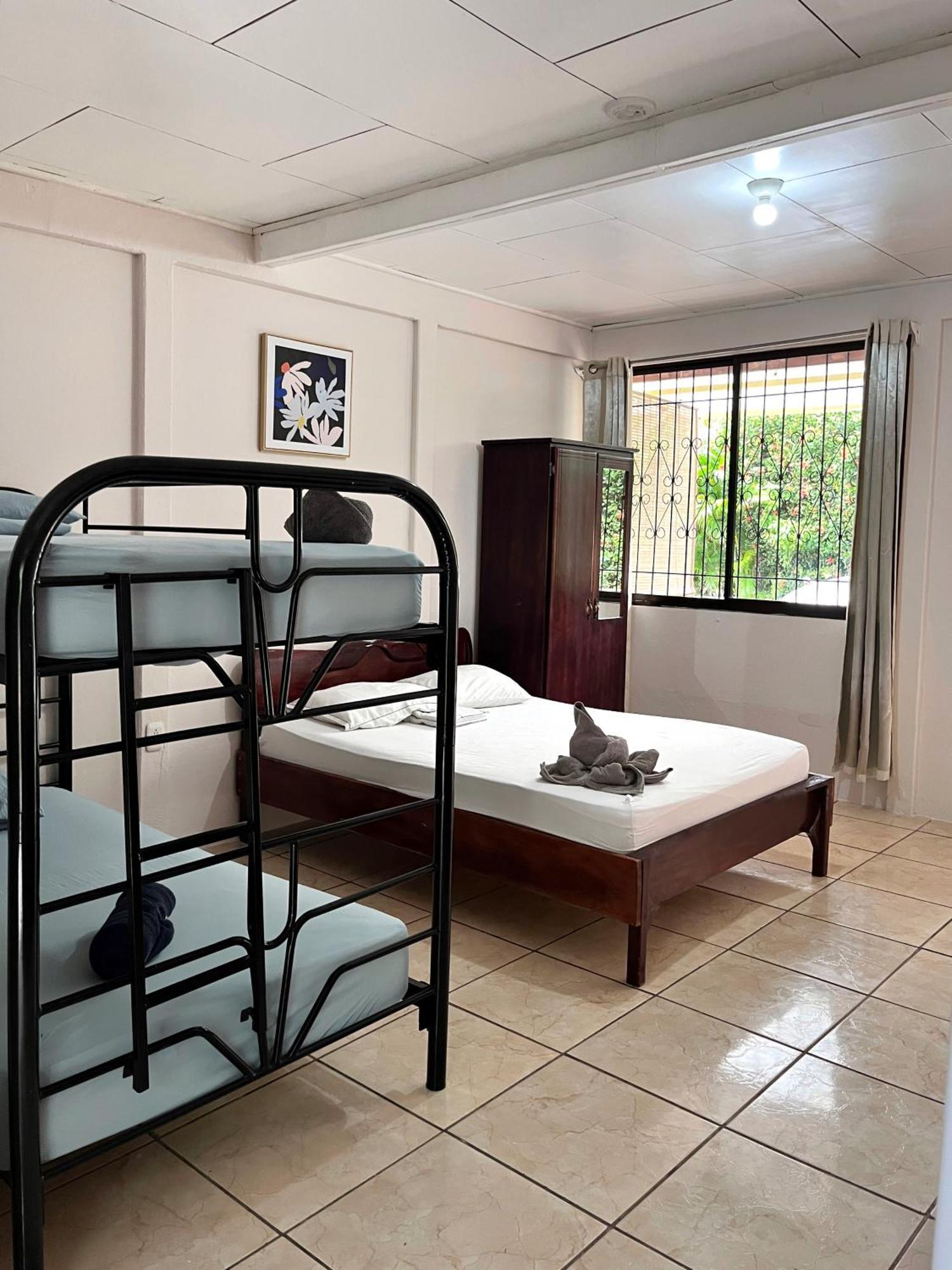 Family Hotel Puerto Viejo de Talamanca Eksteriør billede